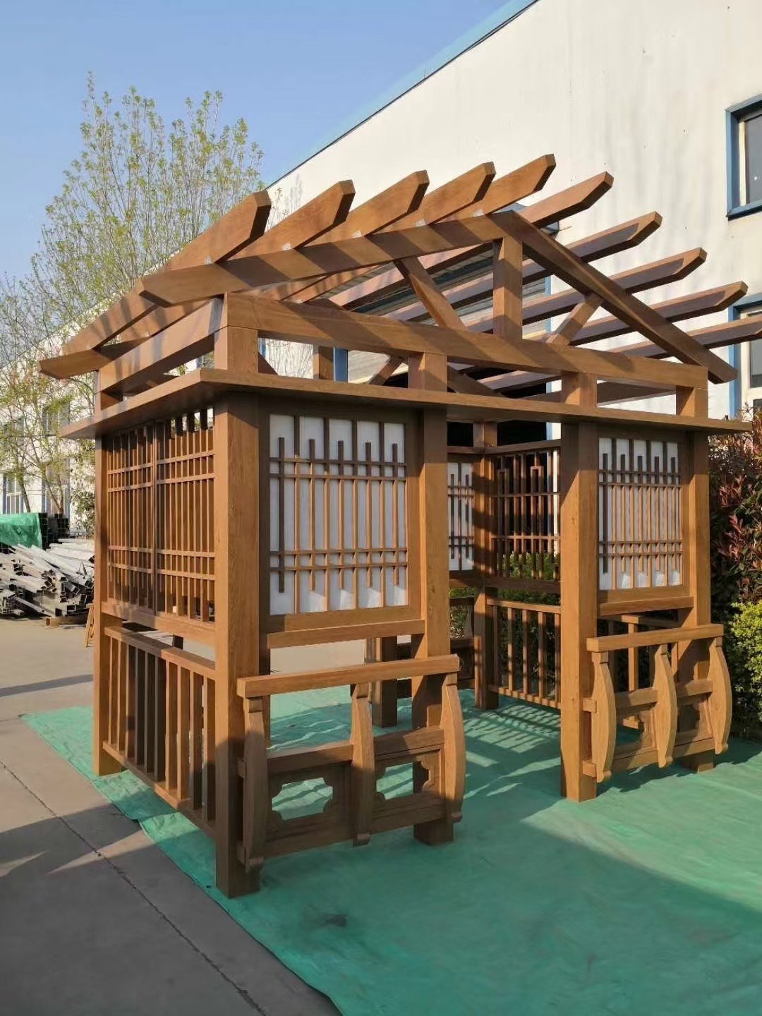 铁艺栏杆 / 凉亭