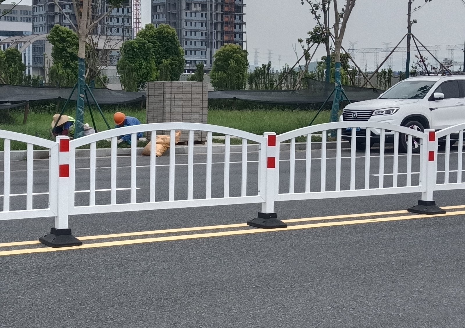市政道路人行护栏工程